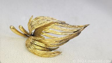 MaxSold Auction: This online auction includes vintage and antique jewelry such as sterling silver watches, pearl necklaces, brooches, gemstones such as beryl, tourmaline, jadeite, sapphire and opal, Mazda dealership sign and more!