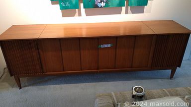 MaxSold Auction: This online auction features teak furniture, fabric art, Swiss chateau china, vintage musical instruments, leather jackets, men’s suits, office supplies, dash cams, leather furniture, small kitchen appliances, refrigerator, yard tools, vinyl records, and much, much, more!!!