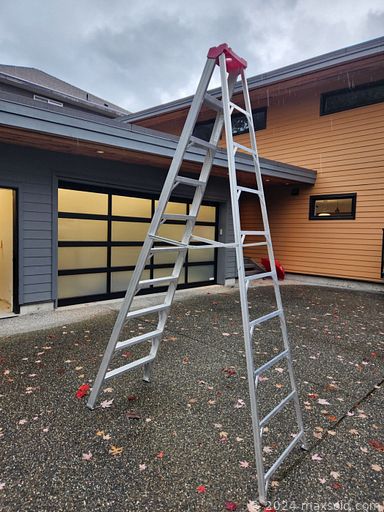 MaxSold Auction: This online auction features leather furniture, chrome barstools, desks, glass dining table, Muura Me drawers, workout bench, upright freezer, skis & equipment, area rugs, gardening tools, BBQ grill, ladders, TV, men’s clothing & shoes, small kitchen appliances, stereo components, office supplies, commercial shelving, hand tools, and much, much, more!!!