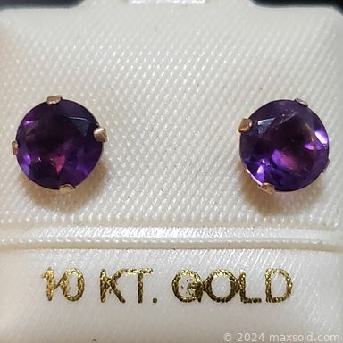 MaxSold Auction: This online auction includes jewelry such as 10k gold and amethyst earrings, moissanite pendant, lab grown diamond ring, sterling silver earrings, 10k gold pendants, sterling silver bracelet, opal earrings and much more!