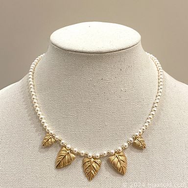 MaxSold Auction: This online auction features collection of gold jewelry, sterling silver jewelry, precious and semi-precious stone jewelry and much more.