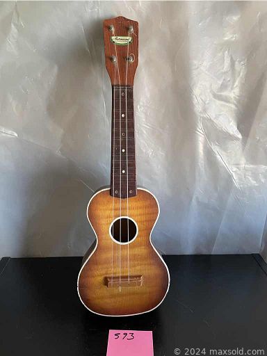 MaxSold Auction: This online auction features crystal ware, Cuban vintage boxes, home decor, noffice chair, vintage coin banks, music boxes, vintage steins and much more!