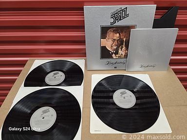 MaxSold Auction: This online auction features vinyl records, vintage shellac records, 18-disc CD player, and more!