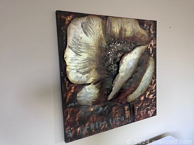 MaxSold Auction: This online auction features art glass, vintage Wakbrzych figurine, small kitchen appliances, ginger jar, metal wall art, vintage Italian Capodimonte, power & hand tools, coins, guitar amp, and much, much, more!