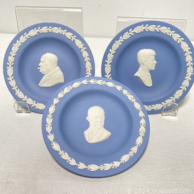 MaxSold Auction: This online auction features MCM West German pottery, art glass, Carnival glass, vintage marbles, wood carvings, vintage Beleek, table lighter, metal sculpture, wall masks, Indigenous art, vintage Toby jugs, teacup/saucer sets, Uranium glass, Fenton glass, Fiestaware, bar lights, African art, Noritake collectibles, vintage books, and much, much, more!!!