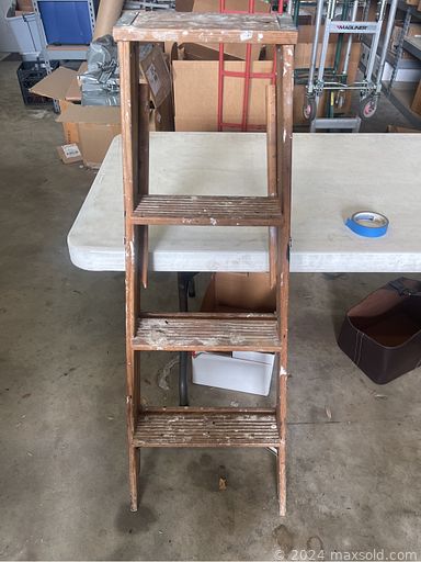 MaxSold Auction: This online auction features motorcycle jacket, duck decoys, vinyl records, chainsaw, power & hand tools, vintage jade tree, server rack components, vintage insulators, yard tools, fishing gear, cigar box collection, and much more!!