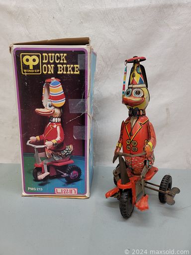 MaxSold Auction: This auction features Lightseekers Awakening and Warhammer Cards, Tea Cups, Utility Bench, Corning Ware Casseroles, Glass Figurines, Car Speakers, Steins, Tennis Rackets, Salt Mill, Kids Books, Die Cast Cars, Retro Wind Up Toys, Dart Board, Sunglasses, Music Box, Lighted House Numbers, Kids Clothing, Musical Decanter, Vintage Radio, Tonka Trucks, Runners, Baseball Hats, Stamps, Golf Bags and much much more!