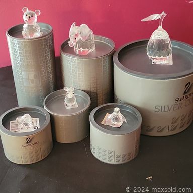 MaxSold Auction: This online auction features collector plates, signed Keirstead paintings, Swarovski crystals, furniture such as electric recliner, mirrored dresser, sofa table, side tables, and dining chairs, Christmas decor, DVD players, glassware, costume jewelry, lamps, Yamaha keyboard, LPs and much more!