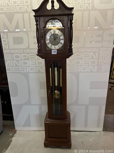 MaxSold Auction: This online auction features oil paintings, watercolour paintings, soapstone carvings, wood carvings, Swarovski crystal, Chinese bronze teapot, art glass, beer stein, Norval Morrisseau print, area rugs, grandfather clock, and much, much, more!!!