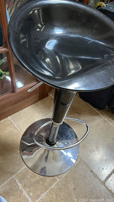 MaxSold Auction: This online auction features barstool, Asian buffet server, bedding, art pottery, Coca-Cola collectible, vintage barware, art supplies, games, small kitchen appliance, art glass, LPs, fitness gear, Katrina Kees prints, fishing gear, dehumidifier and much more!