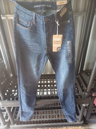 MaxSold Auction: This online auction features new items such as video doorbells, LED night lights, drones, wireless earbuds, indoor cameras, projector, smartwatches, heated apparel, Aeropostale jeans, skirts, ladies tank tops, LED mosquito killer, survival bracelets and much more!