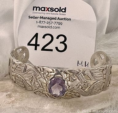 MaxSold Auction: This online auction features craft supplies, beads, art silver pendant, small kitchen appliances, glass jewelry, Ford collectibles, new die-cast cars, DVDs, sports equipment, costume jewelry, vintage magazines and much more!