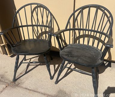 MaxSold Auction: This online auction includes furniture such as an antique cupboards, storage bench, child’s cafe table set, wardrobe, antique trunk, oak dresser, folding shelf, dining table, tavern tables, bed frames, washstand, Windsor chairs and others, cast iron mechanical banks, quilts and linens, rugs, dairy pails, Spode and other china, vintage glassware, adjustable dress form, decoy ducks, toys, vintage baskets, coaster wagon, cast iron items, Toleware, Majolica, crocks and much more!