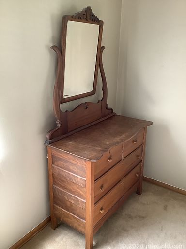 MaxSold Auction: This online auction includes furniture such as a desk, nightstand, dining table, chairs, bookshelves, sofa table, cabinet and others, kitchenware, small kitchen appliances, wall art, baskets, linens, electronics, dog items, lamps, mirror, reusable bags, gift wrapping supplies, mobility aids, Trek mountain bike, cleaning supplies, china, books, decor and many more!