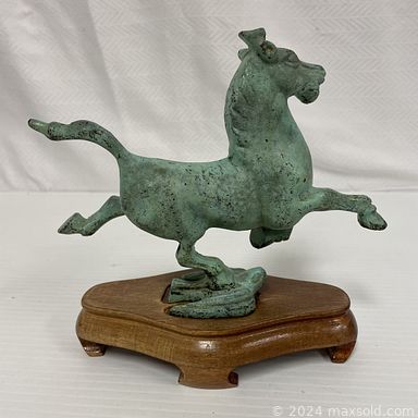 MaxSold Auction: This online auction features canvas paintings, print on canvas, oil painting, framed prints and paintings, Ukulele Group Of Seven prints, Hardy Boys novels, Antique Gansu flying horse figurine,  Lilliput lane collectible, vases, bread machine, Xbox, mantel clock, candle holder, Trigammon game, 3D Illusion mask, D-Link router, Saxophone, nesting dolls and much much more!