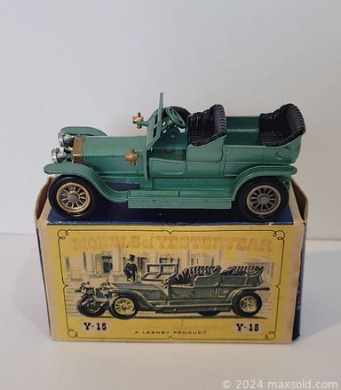 MaxSold Auction: This online auction features silver jewelry, antique watches, antique wood carving, antique hand mirror, ginger jar, lighter, jade pendant, art books, comics, costume jewelry, craft paint, NIP Hot Wheels, antique seltzer bottles, and much, much, more!!!