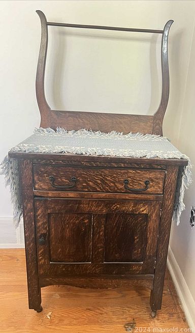 Auction 110729 (1 of 4)