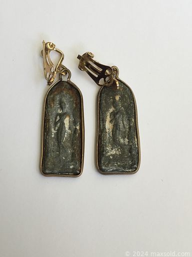 MaxSold Auction: This online auction includes jewelry such as necklaces, Marquis cut ring and other rings, brooches, bracelets, pendants, handpainted jewelry pieces, Disney watch and more!