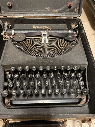 MaxSold Auction: This online auction features vintage kerosene lamps, antique porcelain, teacup/saucer sets, collector plates, teapots, chandelier, area rugs, carnival glass, small kitchen appliances, TV, milk glass, RC car, yard art, stamps, costume jewelry, vintage cameos, gold jewelry and much much more!