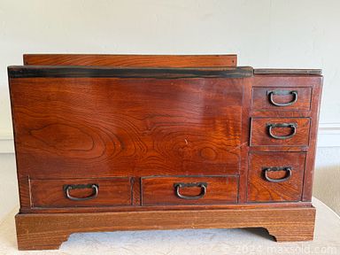 MaxSold Auction: This online auction features area rugs, decanters, carved duck decoys, art glass, vintage fireplace, perfume bottles, patio heater, art pottery, metal sculptures, vintage wood carvings, beauty appliance, women’s clothes & shoes, ginger jar, small kitchen appliances, porcelain collector plates, DVDs, Dungkar ritual horn, Lladro figurine, leather furniture, power & hand tools, TV, teak furniture, sewing machine, jewelry, desktop computer, and more!