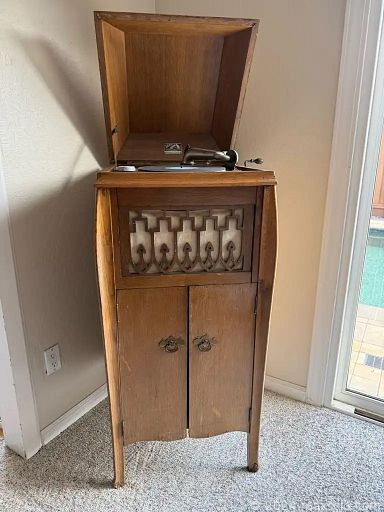 Auction 105079 (2 of 4)