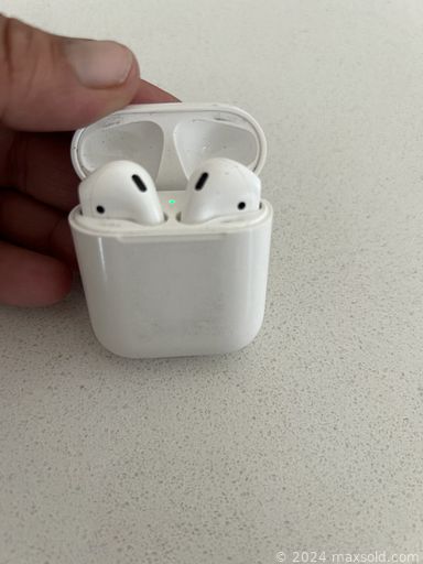 MaxSold Auction: This online auction features new hand tools, new beauty appliances, NIB wireless earbuds, LED solar lights, welding gloves, men’s clothing, costume jewelry, craft supplies, automotive supplies, camping gear, pet products, and much, much, more!!!