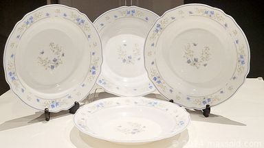 MaxSold Auction: This online auction features framed wall art, fine china, vintage porcelain, vintage lamps, Arcopal dishware, Murano glass, CDs, handbags, storage bins and much more!