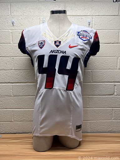 MaxSold Auction: This online auction features game jerseys, sports hoodies, women’s & youth sports apparel, polos, zip-up fleece, and much more!!