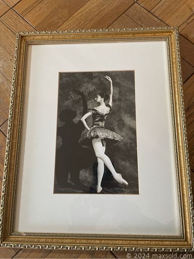 MaxSold Auction: This online auction features costume jewelry, watch, small kitchen appliances, teacups, laptop, framed artwork, office supplies, Electrolog compact stove, vintage chairs, seasonal lamp, women’s clothing, home health aides, glass art, cubby stand, and much more!