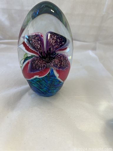 MaxSold Auction: This online auction features thimble collection, stamps, metal statues, Elvis collectibles, Longaberger basket, golf clubs, yard tools, art glass, cameras & accessories, antique mantel clock, and much more!!