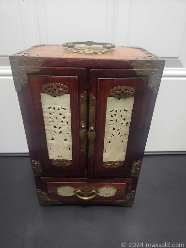 Auction 106160 (2 of 4)