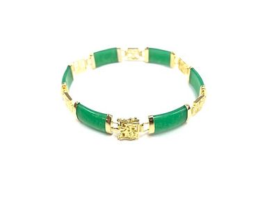 MaxSold Auction: This online auction features books, trading cards, jewelry, accessories, Damascus cutting tools, carved jade, collectible coins, smartwatch, Tibetan incense burner, 1906 Swan Royal easter egg, chair, side table, suitcase, shoe rack, antique footstool, antique jewelry box, handpainted Knowles plate, turkey decor, ancient coins, vintage tins and much more!