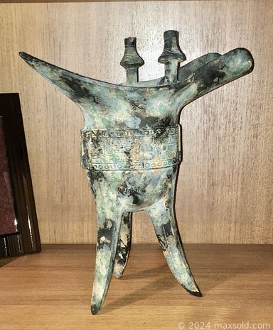 MaxSold Auction: This online auction includes antique Spode, Royal Doulton, sterling silver, vintage linens, Moorcroft pottery, antique crystal, furniture such as antique pine cupboards, vintage child’s school desk, antique drop leaf table, pine benches and vintage tub chair, antique decor, art deco lamp, vintage silver plate, antique Persian carpet, Corningware dishware, and much more!