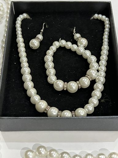 MaxSold Auction: This online auction features coins, metal signs, Star Wars collectibles, vintage cameras, Willow Tree figurines, toys, video game system & games, silver jewelry, die-cast vehicles, sports trading cards, banknotes, Christmas village pieces, and much, much, more!!