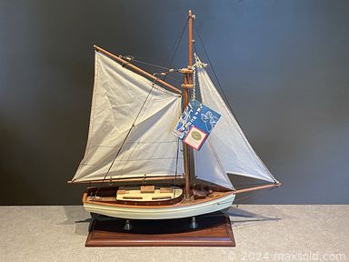 MaxSold Auction: This online auction features vintage toys, comics, vintage Pyrex, pet products, DVDs, movie posters, vintage jewelry, oil lamp, vintage tea set, vinyl records, vintage bottles, Folk Art carvings, art glass, brass wall masks, vintage games, marionette, vintage S & P shakers, antique books, hockey jerseys, and much, much, more!!!