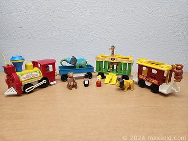 MaxSold Auction: This online auction features sports apparel & collectibles, kids\' books, floor lamp, new toys, collector plates, Lenox figures, vintage toys, carnival glass, art glass, vintage posters, power tools, watches, and much more!!