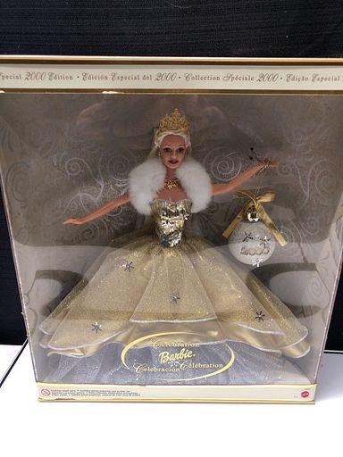 MaxSold Auction: This online auction features Mikasa crystal, glassware, Paragon and other tea cups, vintage cameras, Bose speakers, Yamaha receiver, Henry Ripplinger and other wall art, Blue Jays figures and other collectibles, Fisher Price kids exercise bike, accessories, comic books, music CDs, Elder Scrolls anthology and other games, 5 element pagoda, vintage snowman kit, embroidered prints, Pakcan dummy, Lego figures, die-cast Lamborghini, vintage repair books, brass items and much more!