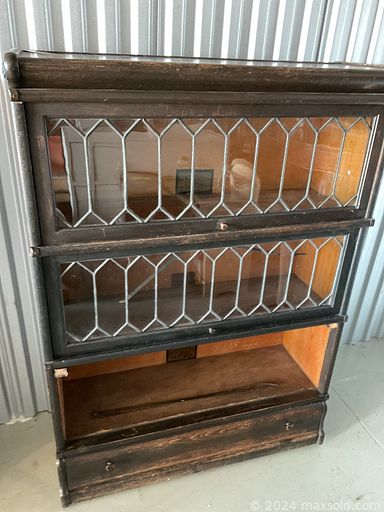 MaxSold Auction: This online auction features leather furniture, antique chairs, Funko Pops, toys, turntables, antique cabinet, barrister cabinets, brass/marble table, patio furniture, small kitchen appliances, area rug, and more!