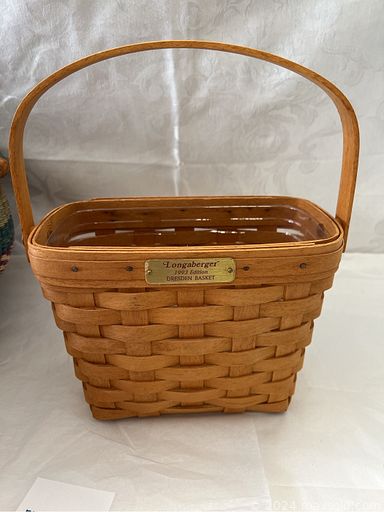 MaxSold Auction: This online auction features thimble collection, stamps, metal statues, Elvis collectibles, Longaberger basket, golf clubs, yard tools, art glass, cameras & accessories, antique mantel clock, and much more!!