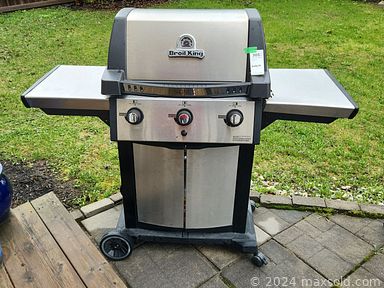 MaxSold Auction: This online auction features Sony Bravia TV, Royal Doulton, Goebel, Beswick, crystalware, furniture such as Sumerton dresser, king-size bed, display cabinet, antique dresser and armchairs, lamps, framed wall art, clothing, small kitchen appliances, storage bins and much more!