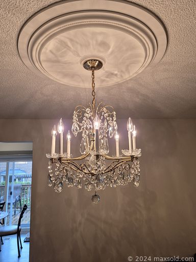 MaxSold Auction: This online auction features crystal chandelier, TV, milk glass lamps, Blue Mountain pottery, teacup/saucer sets, cookie jars, power & hand tools, comics, aquarium & supplies, cedar chest, leather recliner, and more!