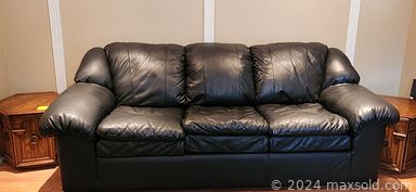 MaxSold Auction: This online auction features desk & chair, small kitchen appliances, cross-country skis, leather couch, Romertoff, bar fridge, vintage cuckoo clock, cameras, steins, antique oil lamp, art glass, BBQ grill, patio furniture, power & hand tools, and much, much, more!!!