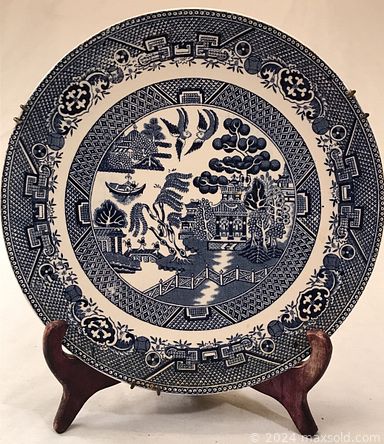 MaxSold Auction: This online auction features blue & white china, silver plate pieces, decorative plates, art pottery, novelty teapots, barware, insulators, vintage bottles, oil lamps, vinyl records, antique standing mirror, coins, banknotes, antique books, pewter steins, patio heater and much more!