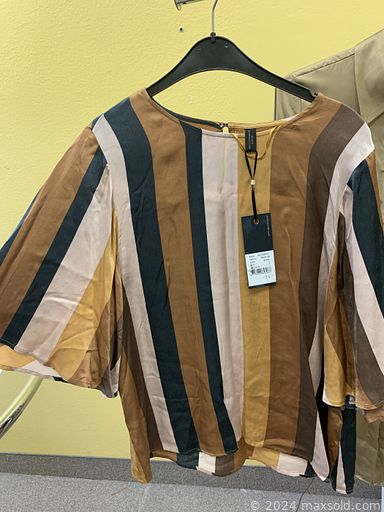 MaxSold Auction: This online auction features new women’s designer clothing, new ladies shoes, vintage saloon doors, retail display racks, mirrors, vintage cane chairs, desk, and much, much, more!!