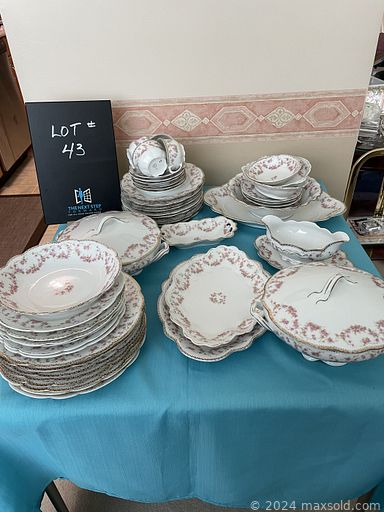 MaxSold Auction: This online auction features computer desk, area rugs, vintage light fixtures, sewing machine, collector cups & plates, earthenware jars, BMP, teacup/saucer sets, curio cabinets, Royal Doulton figurines, Astri Holthe pewter, art glass, collectible spoons, Baldwin Organ, chandelier, depression glass, mini-fridge, and much, much, more!!!