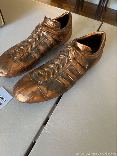 MaxSold Auction: This online auction features Longaberger baskets, puzzles, men’s clothing, Lladro & Royal Doulton figurines, rocks & minerals, outdoor heaters, garden supplies, Bunnykins, patio furniture, Traeger grill, yard art, teacup/saucer sets, Spode Christmas collection, sewing machine, washer, dryer, printer, monitors, office supplies, pipes, rolling tool chest, fishing gear, sports memorabilia, bike, and much, much, more!!!