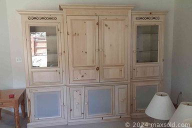 MaxSold Auction: This online auction features entertainment unit, table lamps, leather sofa & chair, desk, stemware, Villeroy & Boch china set, small kitchen appliances, framed artwork, board games, trundle bed, paint sprayers, exercise bike, TV, power tools and much more!