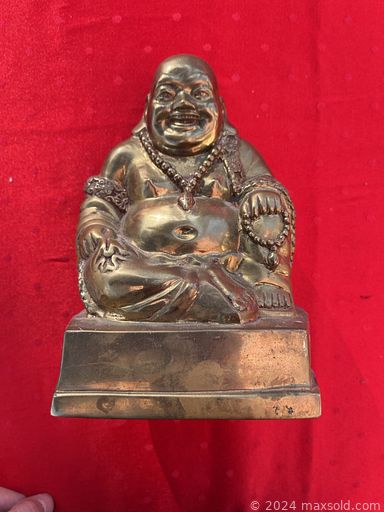 MaxSold Auction: This online auction features Apple components such as TV, watch chargers, mouse, keyboards, and Japanese tea set, cameras, cruiser bike, and much more!!