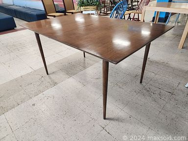 MaxSold Auction: This online auction features NIB patio lights, Christmas decor, DVDs, NIB chandeliers, new sinks, a nutcracker, fake plants, paint supplies, dresser hardware, light fixtures, office supplies, small kitchen appliances, play laundry, a commercial wet-dry vacuum, art glass, power tools, sectional seating, patio chairs, sporting goods, and much more!!!