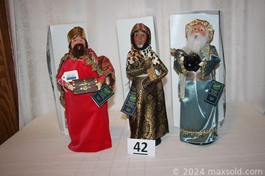 MaxSold Auction: This Charity/Fundraising Online Auction features coins, vintage Hull pottery, vintage clarinet, Beyers’Choice Christmas figures, vintage lighters,  decorative plates, art glass, Disney collectibles, vinyl records, antique Majolicas, antique crock, vintage lunch box, HO train cars & accessories, Marine Bear collection, GWTW lamps, S & P shakers, Dept 56 spiral staircase, vintage toys, marbles, craft supplies, collectible dolls, decanters, yard art, sports collectibles, area rug & runners, fabric, and much, much, more!!!